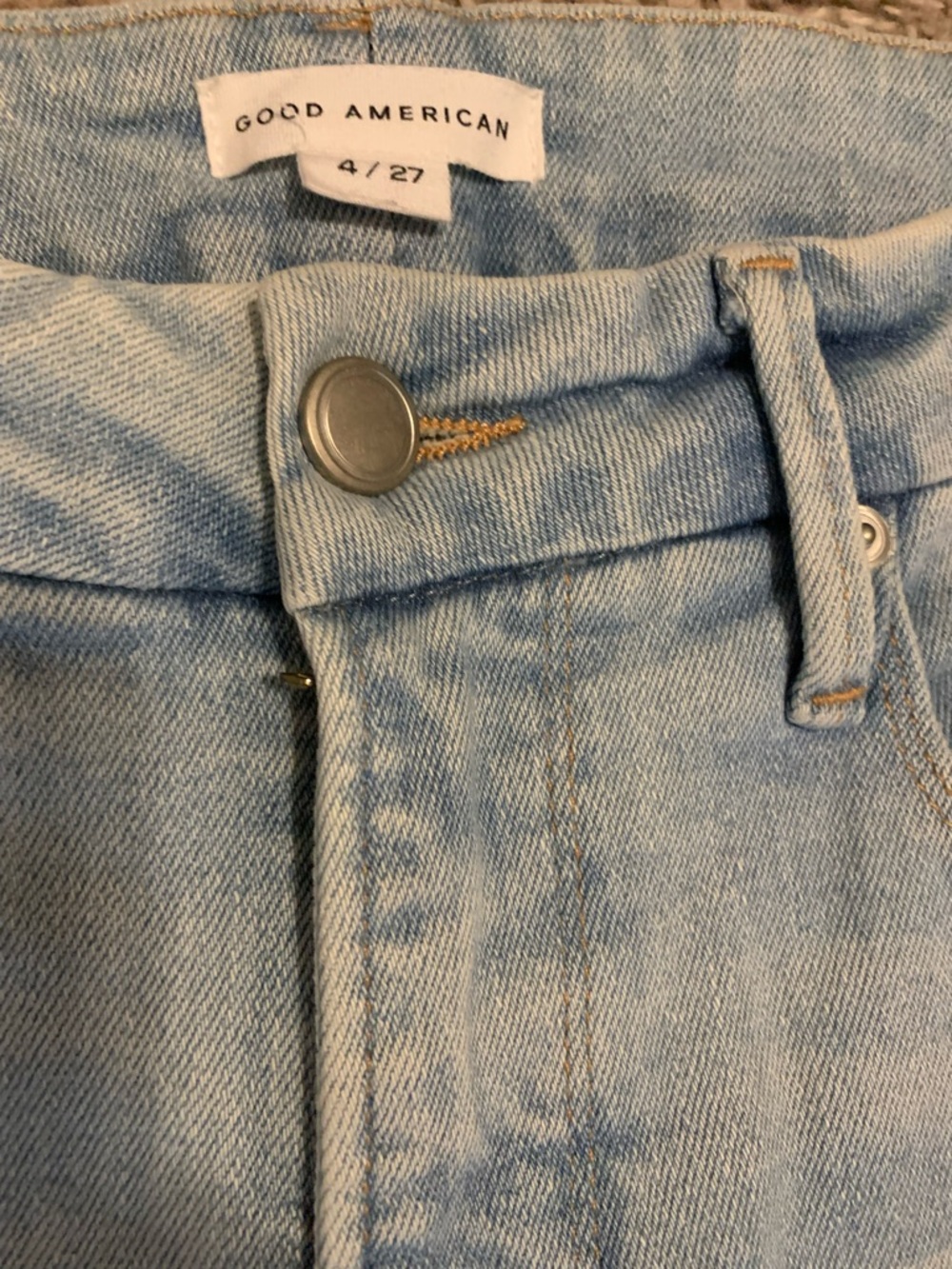 NWOT Good American Light Wash Denim Jeans in Pale Blue - Picture 3 of 6